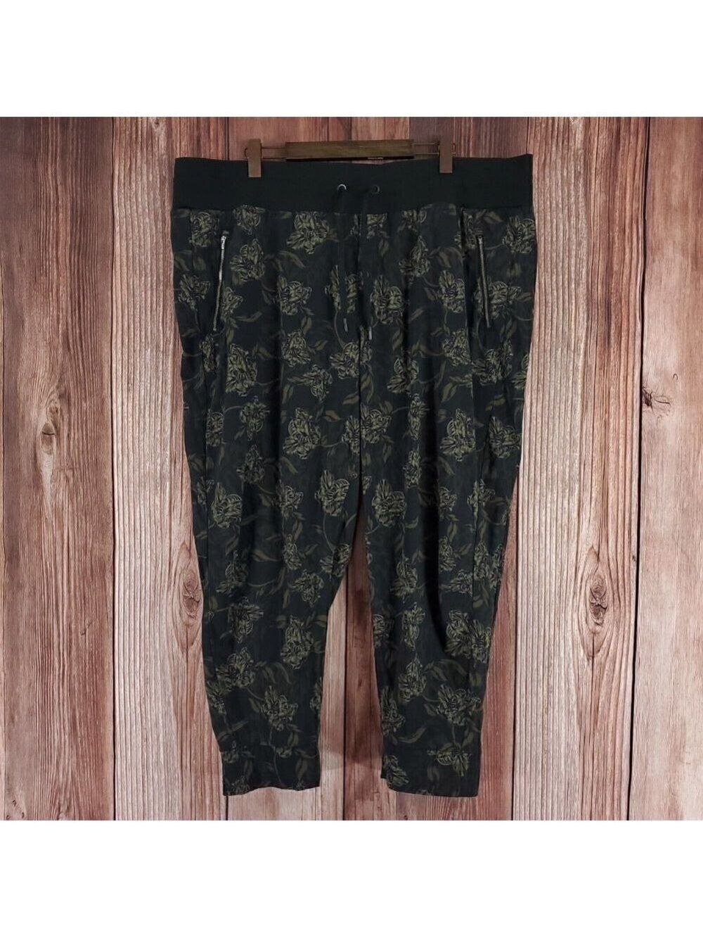Athleta Womens Size 24 Trekkie North Printed Jogger Terra Firma Olive 657666